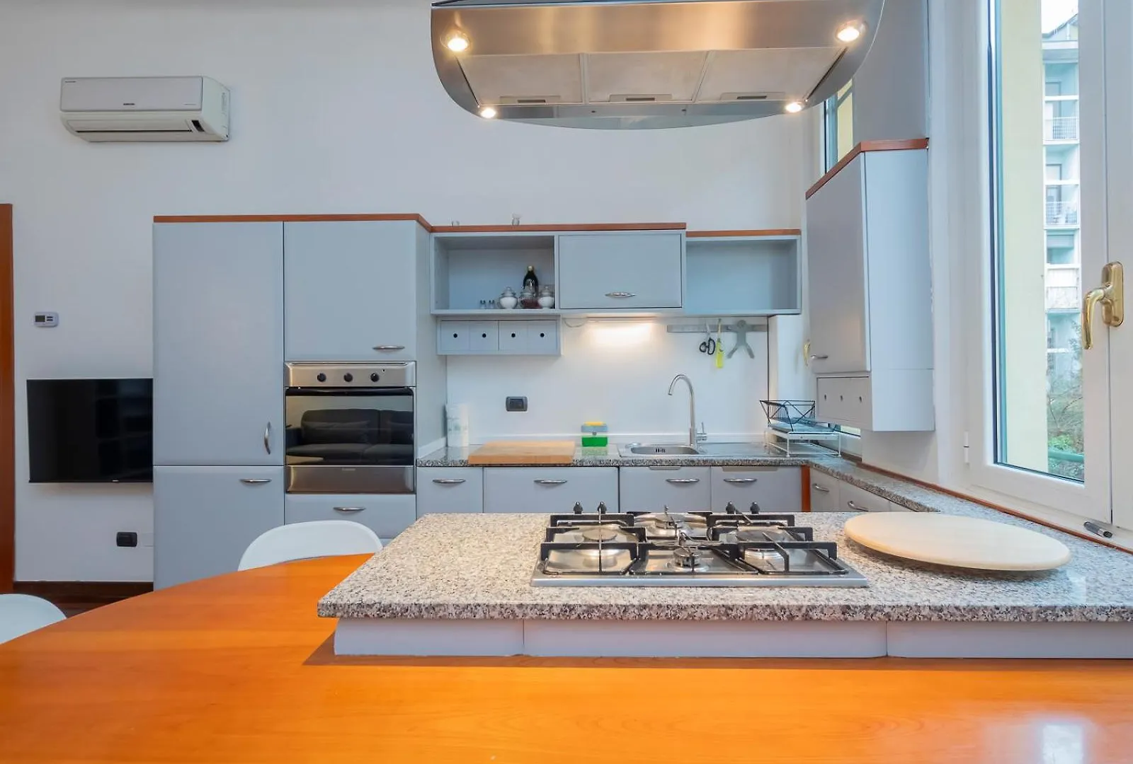 Xenia Apartments - Charming Three-Room Apartment Milan
